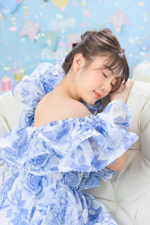 Anh SN 14 min 585x878 - Bảng giá & concept chụp ảnh sinh nhật đẹp tại Tp.HCM - HThao Studio