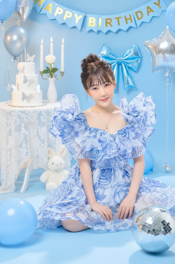 Anh SN 7 min 585x878 - Bảng giá & concept chụp ảnh sinh nhật đẹp tại Tp.HCM - HThao Studio