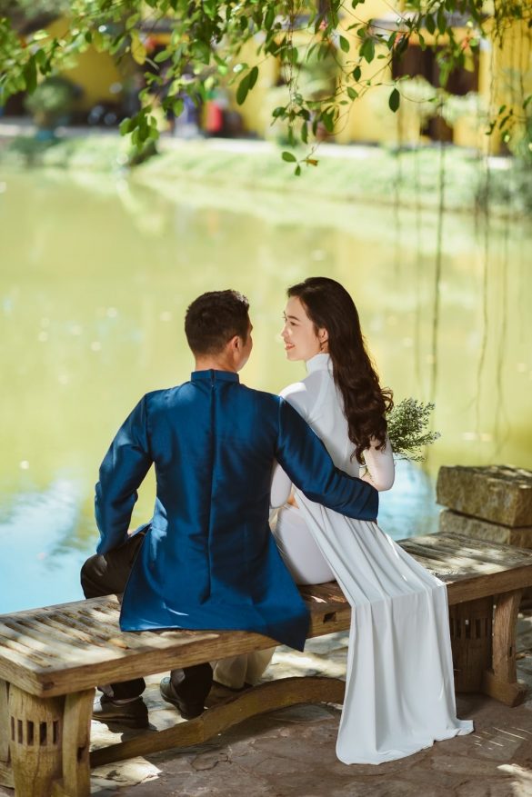 Anh couple 10 min 585x877 - Top 5 địa điểm chụp ảnh couple đẹp nhất ở Tp.HCM - HThao Studio