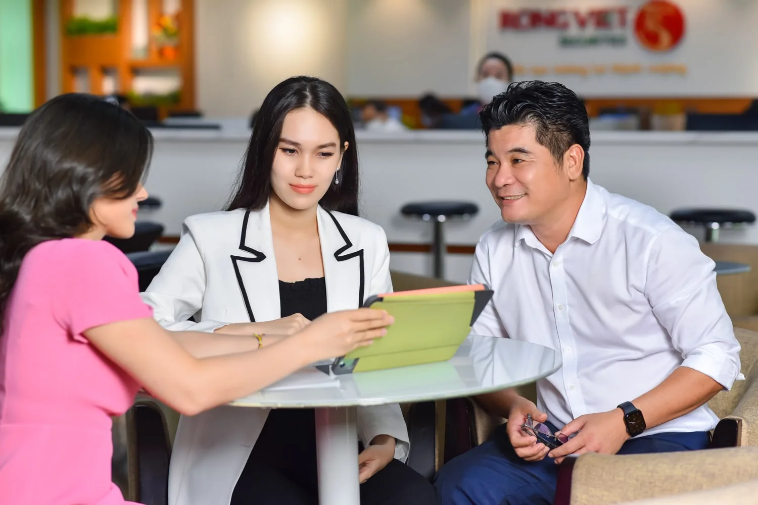 Báo giá chụp hình Công ty -Doanh nghiệp ở Tp.HCM Cty Rong Viet 7 min - Báo giá chụp hình Công ty -Doanh nghiệp ở Tp.HCM
