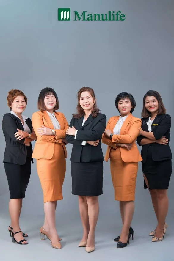 Cty bao Hiem Manulife 8 min 585x878 - Báo giá chụp hình Công ty -Doanh nghiệp ở Tp.HCM