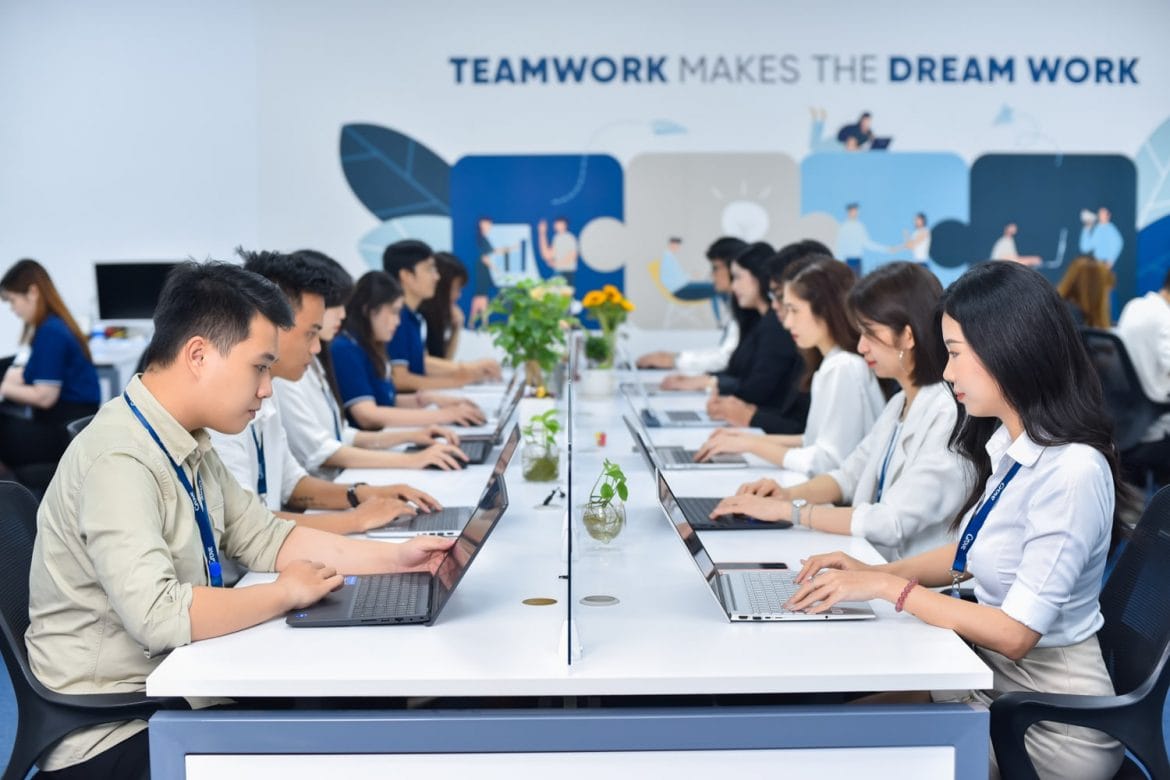 Ảnh văn phòng làm việc công ty chuyên nghiệp