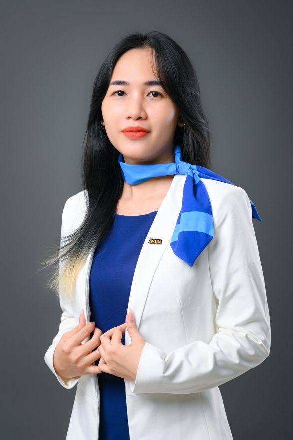 Anh profile nhan vien chung khoan 2 min 585x878 - Album ảnh profile các bạn trẻ tuổi chuyên nghiệp