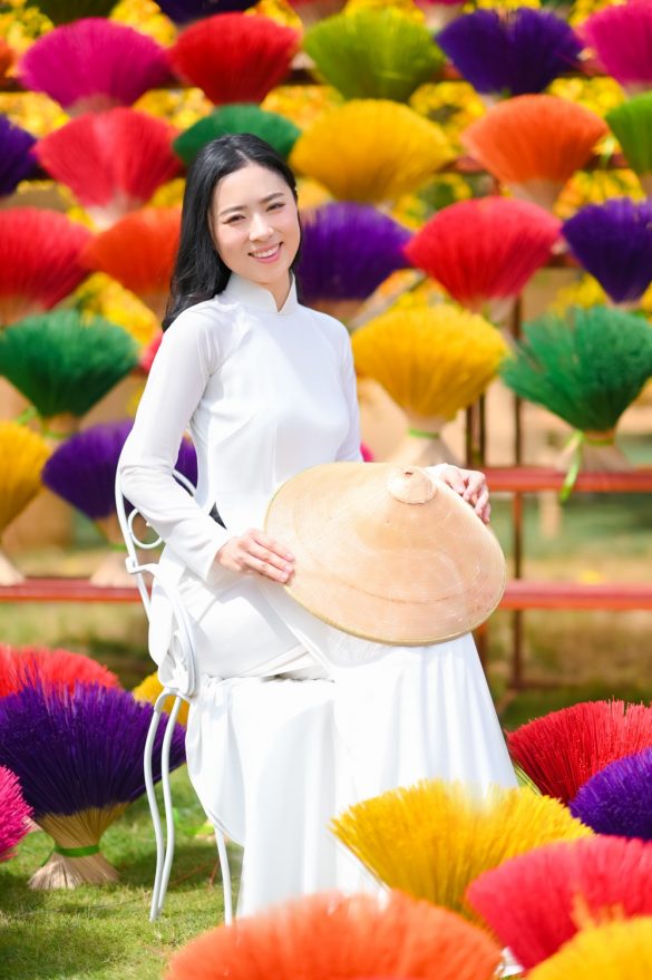 Anh ao dai tet dep 5 min 585x879 - Album ảnh tết chụp tại phim trường Paris quận 9 đẹp