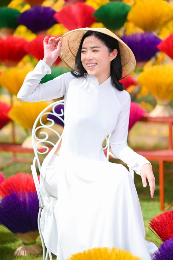 Anh ao dai tet dep 6 min 585x879 - Album ảnh tết chụp tại phim trường Paris quận 9 đẹp