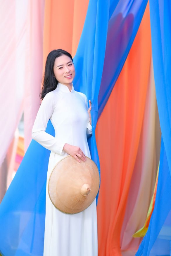 Anh ao dai tet dep 7 min 585x878 - Album ảnh tết chụp tại phim trường Paris quận 9 đẹp