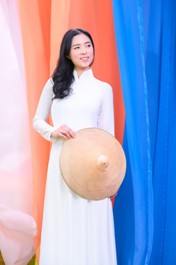 Anh ao dai tet dep 8 min 585x879 - Album ảnh tết chụp tại phim trường Paris quận 9 đẹp