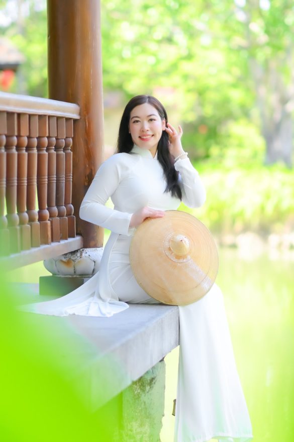 Anh ao dai bao tang quan 9 3 min 585x878 - Bảo tàng Áo dài – Nét đẹp truyền thống giữa lòng Sài Gòn