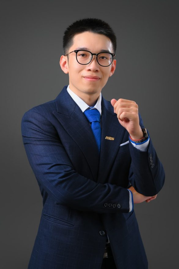 Anh doanh nhan tre 5 min 585x878 - Bộ ảnh thương hiệu cá nhân Trader và diễn giả chuyên nghiệp