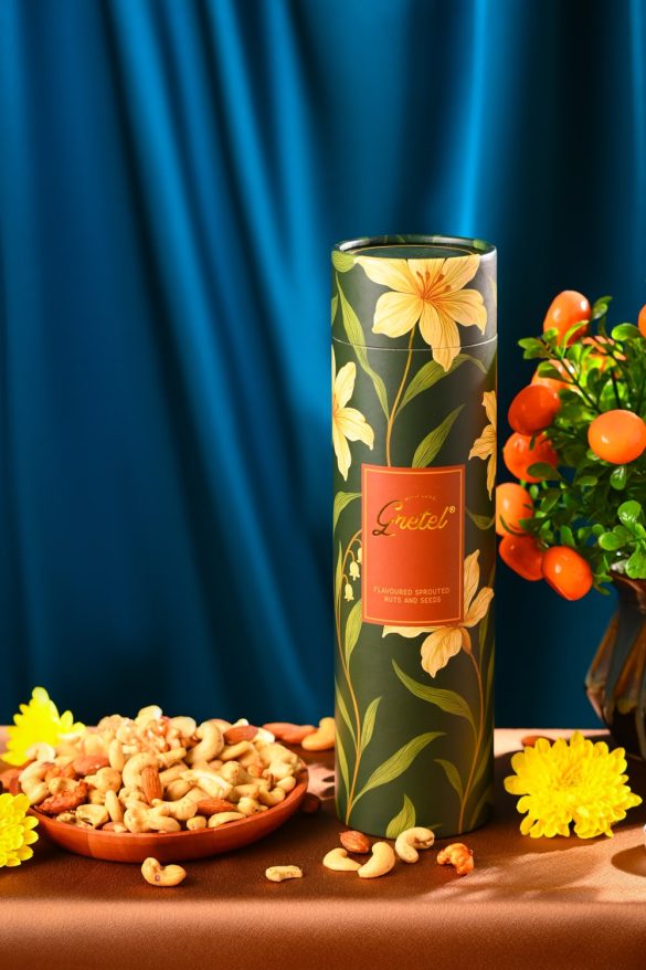 Anh hop qua 17 min 585x878 - Bộ ảnh hộp quà lễ hội Diwali- HThao Studio