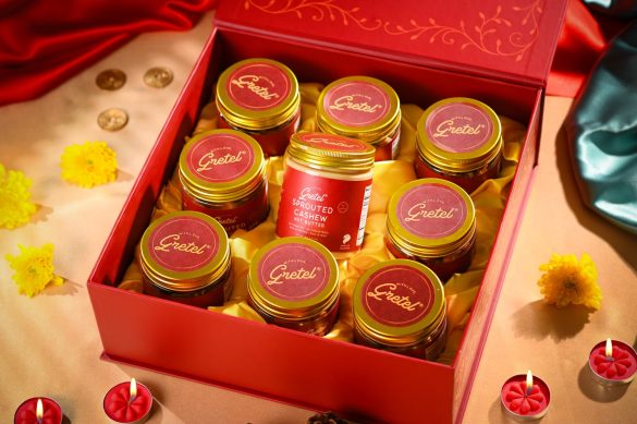 Anh hop qua 5 min 585x389 - Bộ ảnh hộp quà lễ hội Diwali- HThao Studio