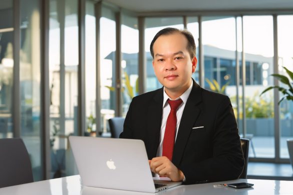 Anh giam doc 19 min 585x390 - Concept chụp Nam giám đốc phong thái, đĩnh đạc 2025- HThao Studio