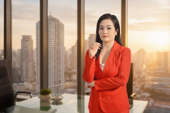 Anh giam doc 9 min 585x390 - Concept ảnh doanh nhân nữ mới, đẹp 2025 tại HThao Studio