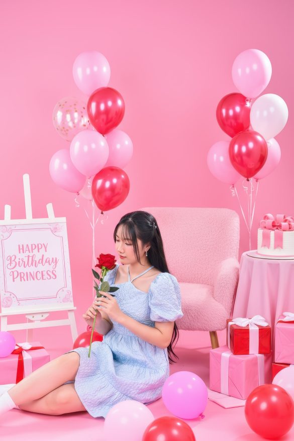 Anh sinh nhat 03 15 min 585x878 - Bộ ảnh sinh nhật em Linh tone hồng HOT TREND hiện nay