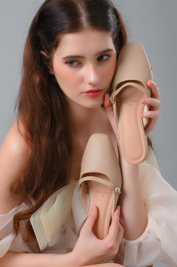 Anh SP 14 min 585x879 - Album ảnh chụp giày thời trang chuyên nghiệp