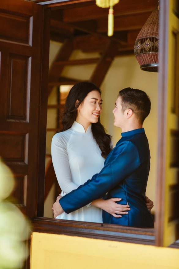 Anh couple 13 min 585x877 - B&aacute;o gi&aacute; chụp ảnh couple