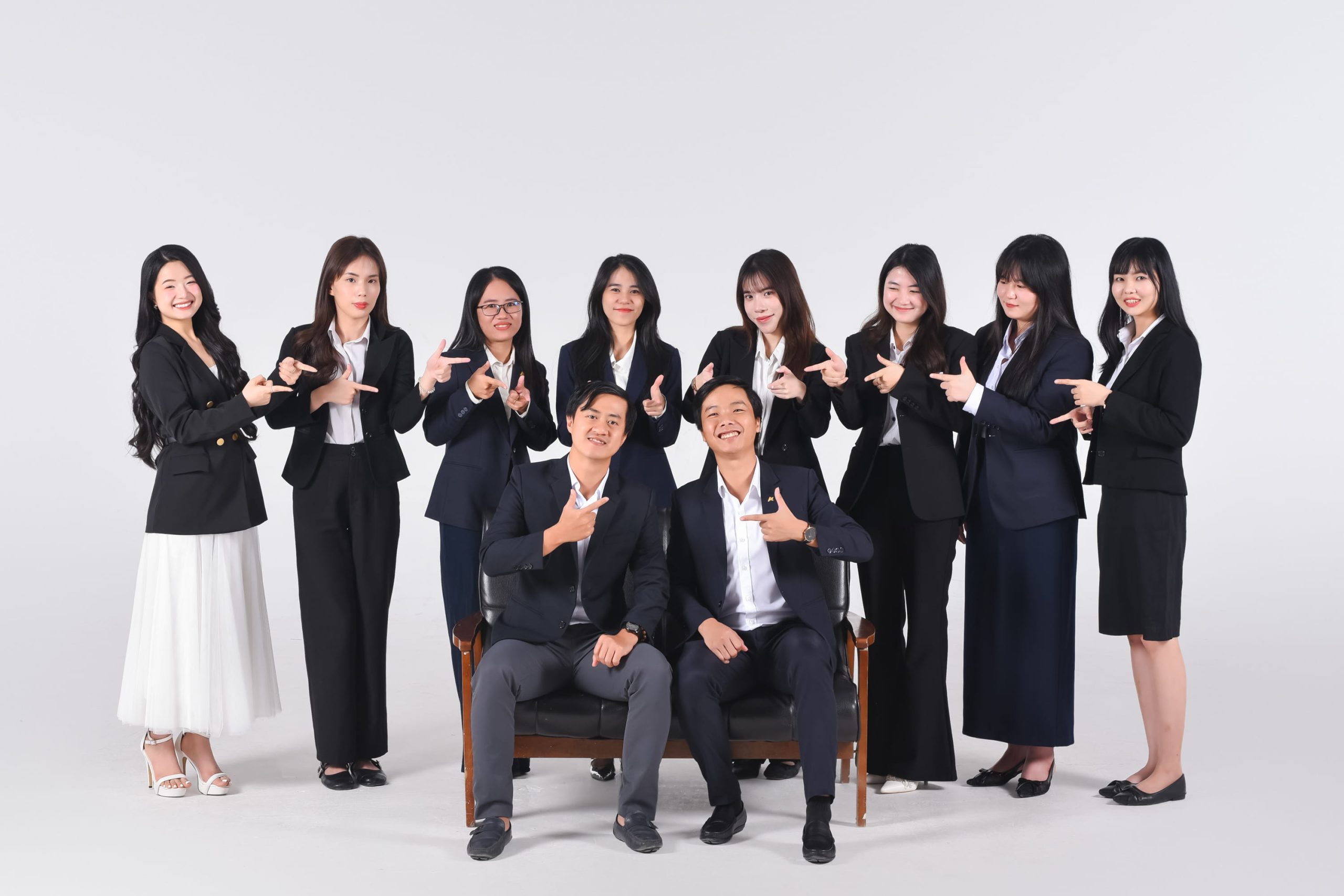 Anh 118 scaled - Dịch vụ chụp ảnh tập thể c&ocirc;ng ty chuy&ecirc;n nghiệp tại Tp.HCM &ndash; HThao Studio