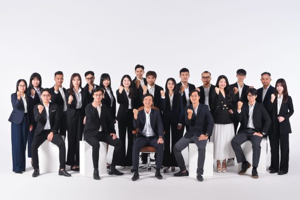 Anh 12 585x390 - Dịch vụ chụp ảnh tập thể c&ocirc;ng ty chuy&ecirc;n nghiệp tại Tp.HCM &ndash; HThao Studio