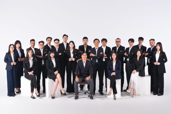 Anh 21 585x390 - Dịch vụ chụp ảnh tập thể c&ocirc;ng ty chuy&ecirc;n nghiệp tại Tp.HCM &ndash; HThao Studio