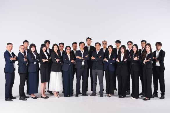 Anh 51 585x390 - Dịch vụ chụp ảnh tập thể c&ocirc;ng ty chuy&ecirc;n nghiệp tại Tp.HCM &ndash; HThao Studio
