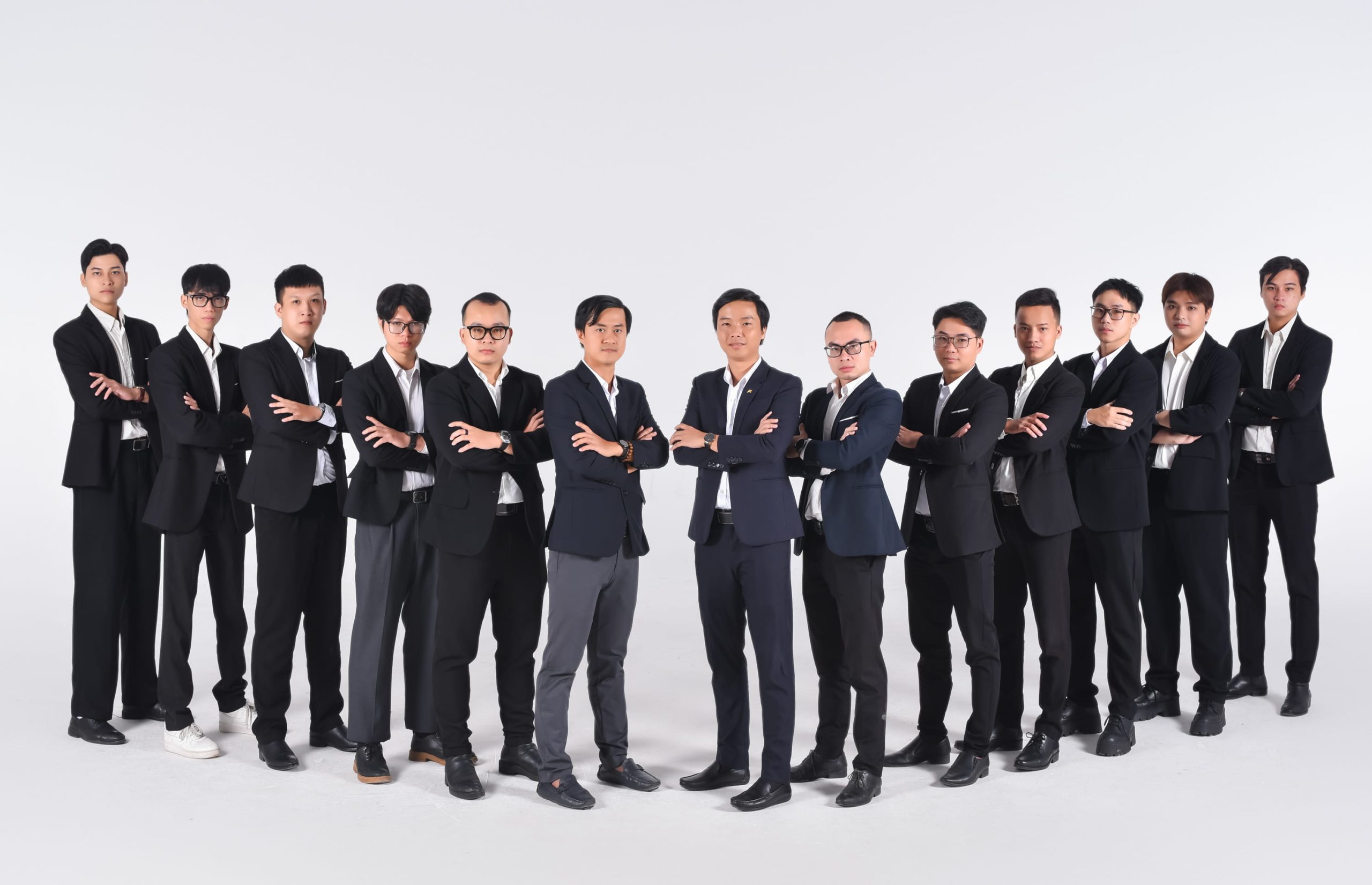 Anh 81 scaled - Dịch vụ chụp ảnh tập thể c&ocirc;ng ty chuy&ecirc;n nghiệp tại Tp.HCM &ndash; HThao Studio