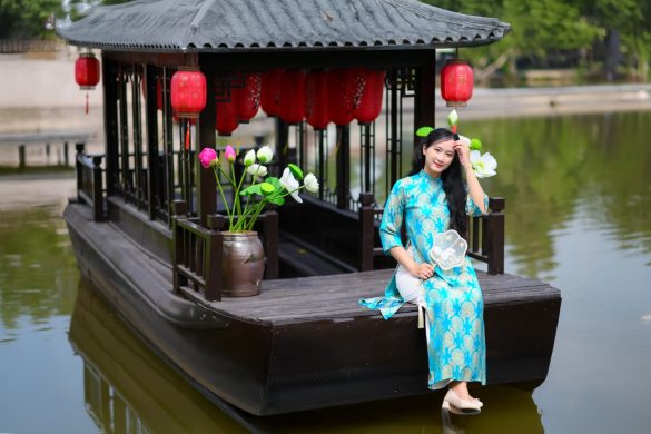 Anh ao dai tet min 24 585x390 - Album &aacute;o d&agrave;i tết truyền thống chụp tại quận 9 đẹp, ấn tượng
