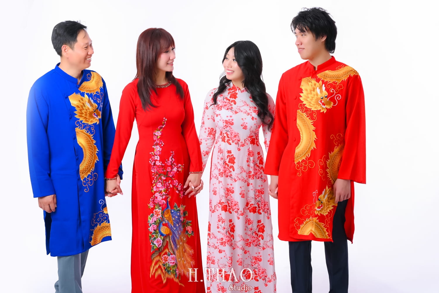 Anh  5 - Album ảnh chụp gia đ&igrave;nh 4 người phong c&aacute;ch vui nhộn tại HThao Studio