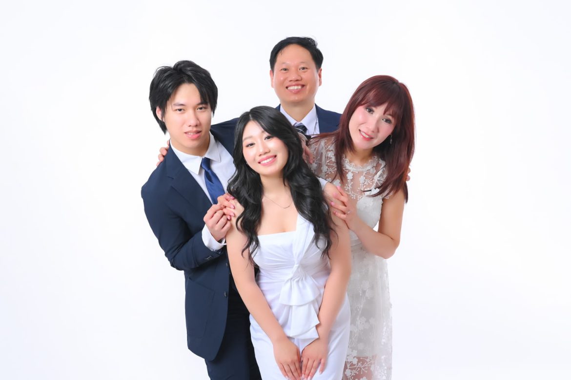 Chụp ảnh vui nhộn cùng HThao Studio