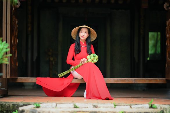 Bộ ảnh áo dài vintage đầy chất thơ tại Bảo tàng Áo dài Anh 18 585x390 - Bộ ảnh áo dài vintage đầy chất thơ tại Bảo tàng Áo dài
