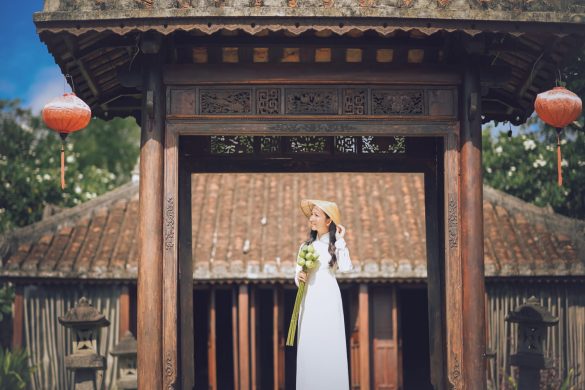 Bộ ảnh áo dài vintage đầy chất thơ tại Bảo tàng Áo dài Anh 8 585x390 - Bộ ảnh áo dài vintage đầy chất thơ tại Bảo tàng Áo dài